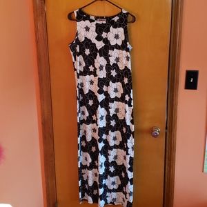 Style & Co. Black & white floral maxi dress small